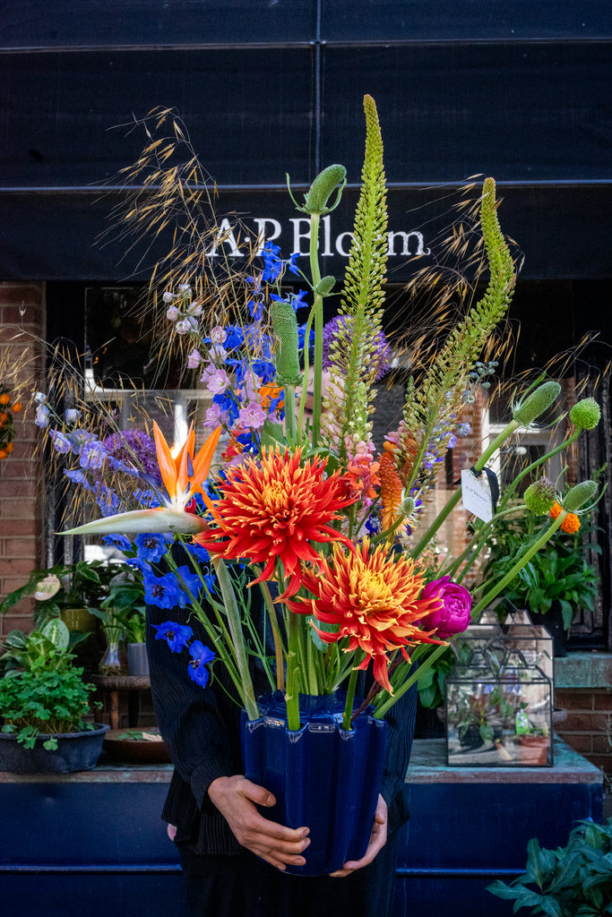 Magnolia vaas met bloemen | Showroom Sale thumbnail